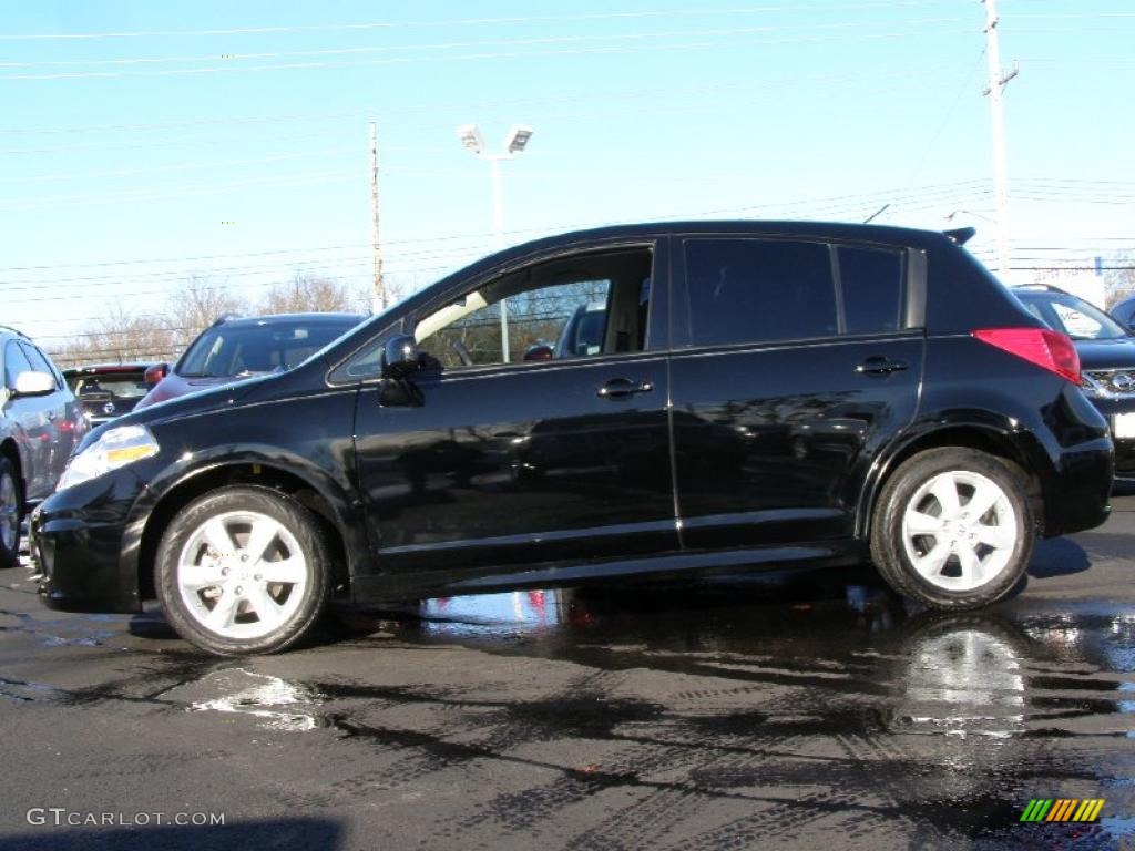 Super Black 2011 Nissan Versa 1.8 SL Hatchback Exterior Photo #44799574