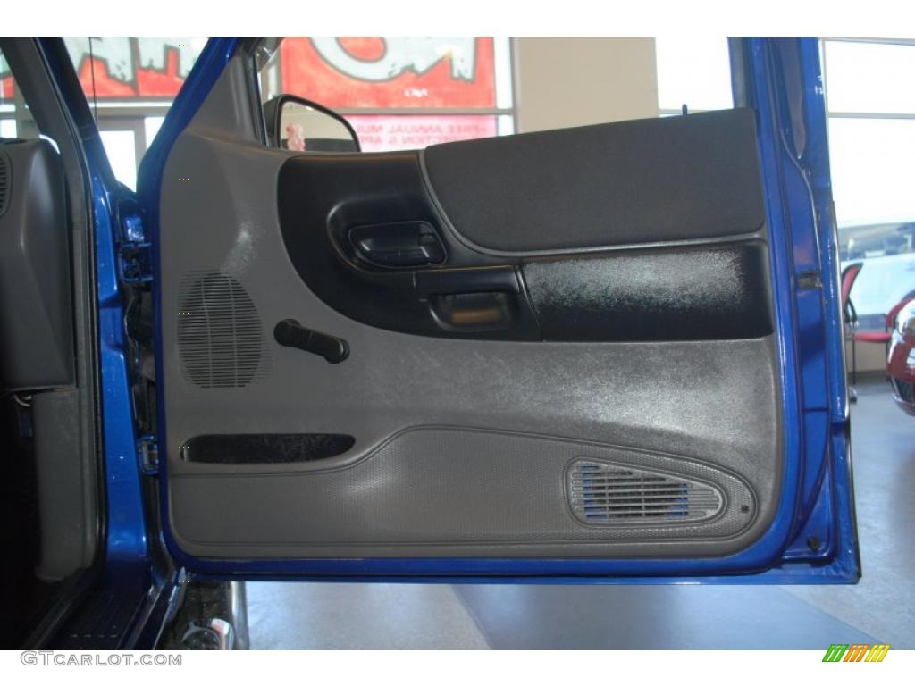 2005 Ford Ranger STX SuperCab Ebony Black/Blue Door Panel Photo #44800822