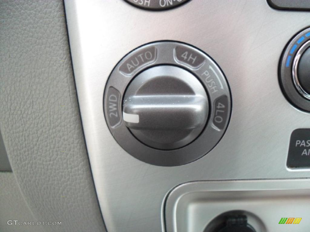 2009 Infiniti QX 56 4WD Controls Photo #44801786