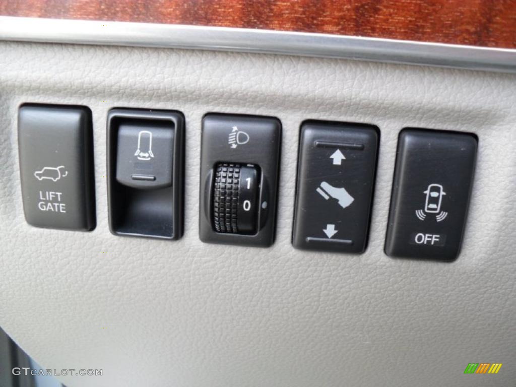 2009 Infiniti QX 56 4WD Controls Photo #44801794