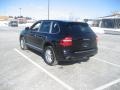 Black - Cayenne S Photo No. 4
