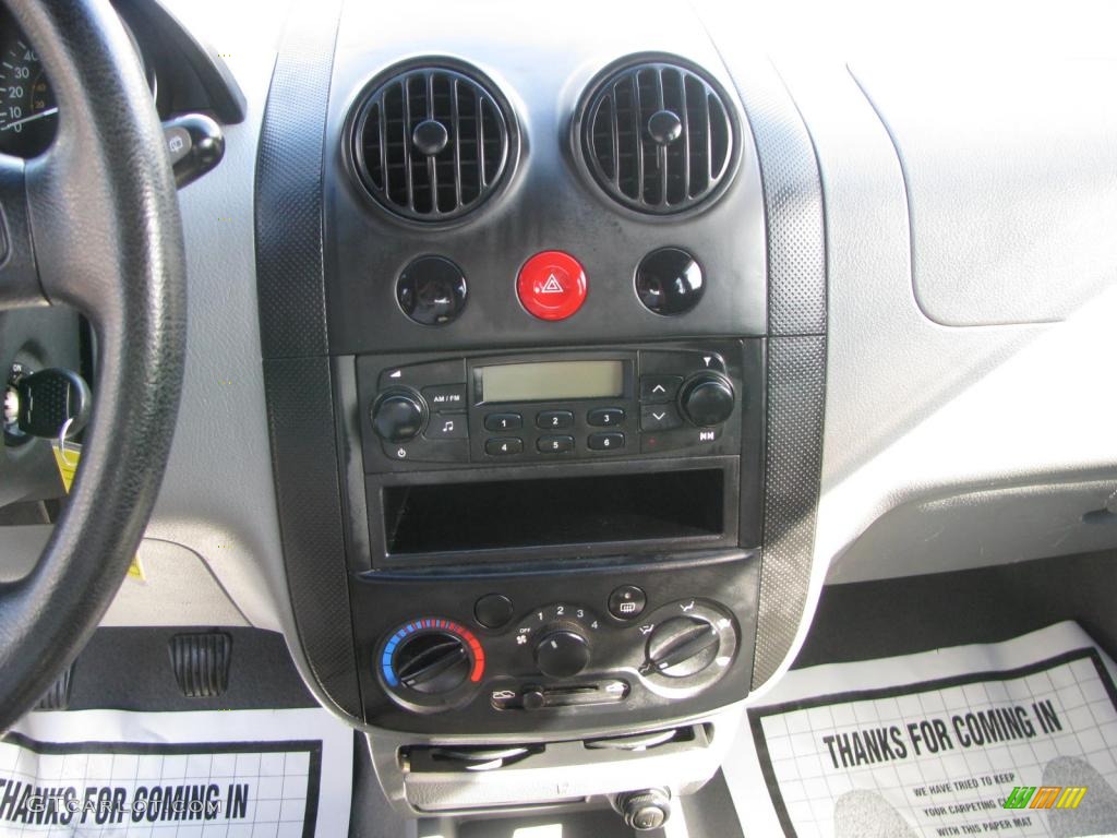 2004 Chevrolet Aveo Special Value Hatchback Controls Photos