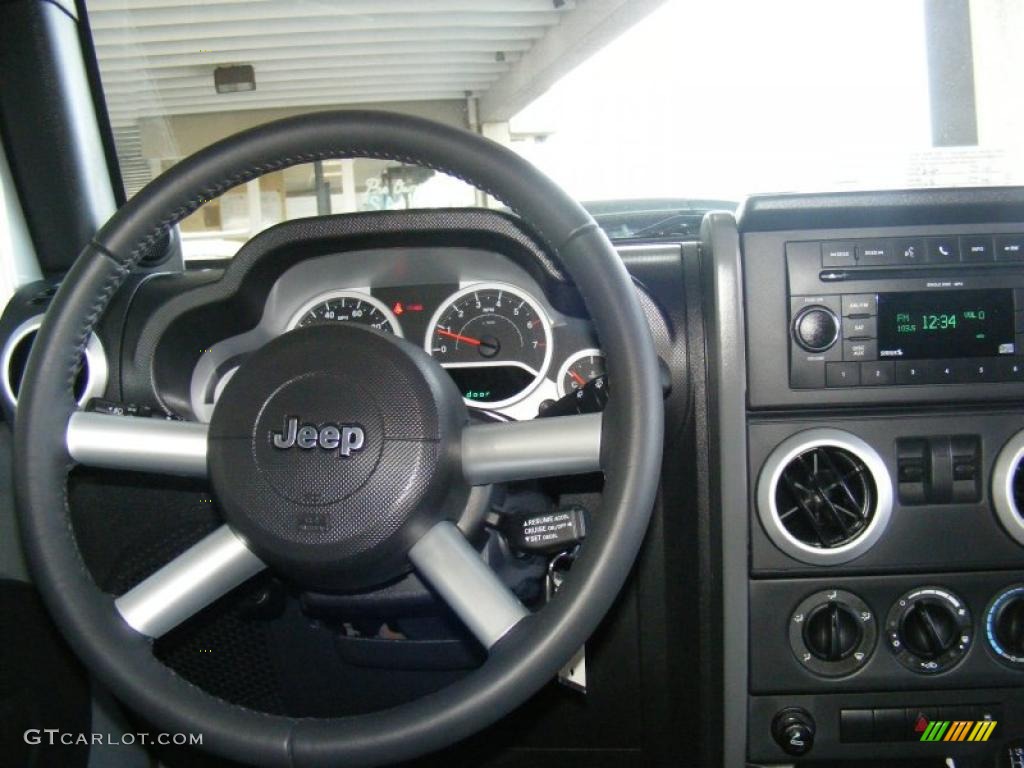 2010 Wrangler Sahara 4x4 - Bright Silver Metallic / Dark Slate Gray/Medium Slate Gray photo #17