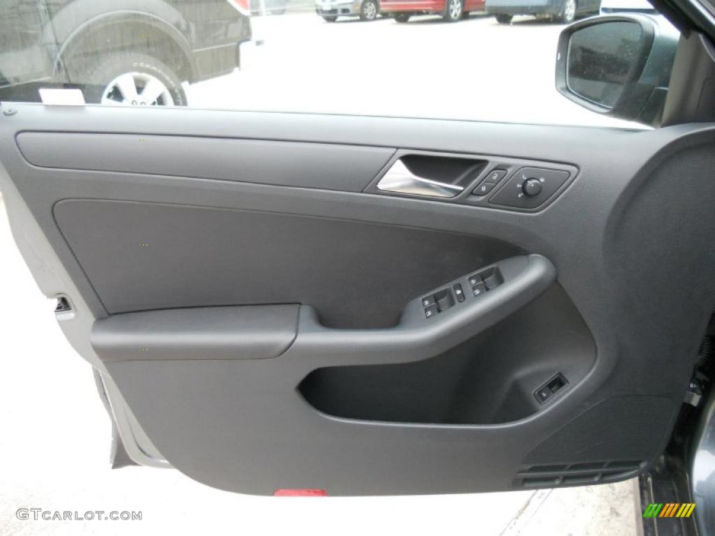 2011 Jetta SE Sedan - Platinum Gray Metallic / Titan Black photo #9