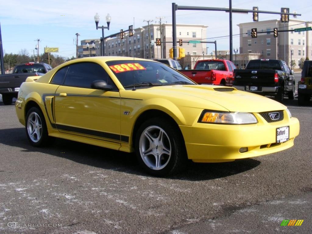 2000 Mustang GT Coupe - Zinc Yellow / Dark Charcoal photo #3