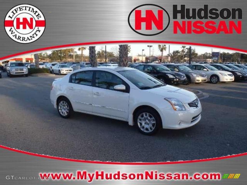 Aspen White Nissan Sentra