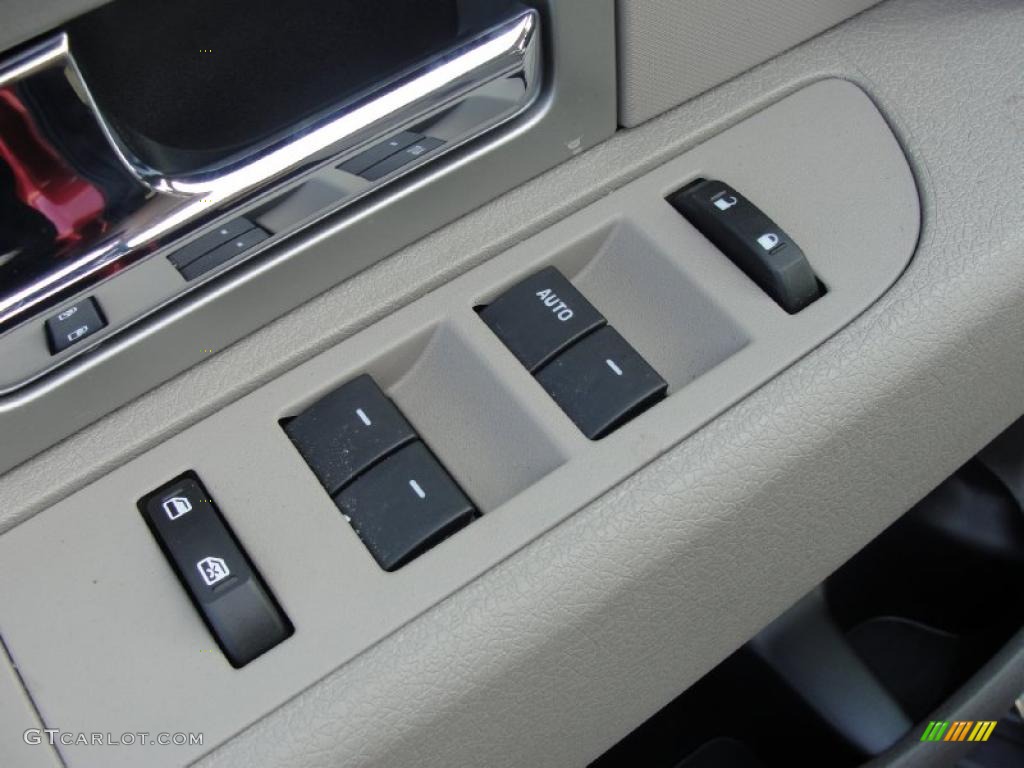 2010 F150 XLT SuperCrew 4x4 - Red Candy Metallic / Medium Stone photo #22