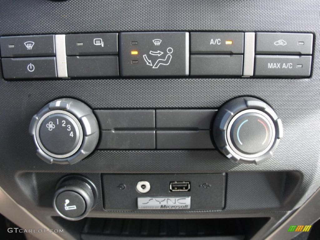 2010 F150 XLT SuperCrew 4x4 - Red Candy Metallic / Medium Stone photo #29
