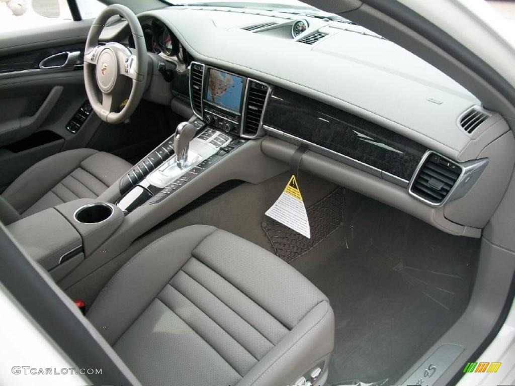 Platinum Grey Interior 2011 Porsche Panamera 4S Photo #44816988