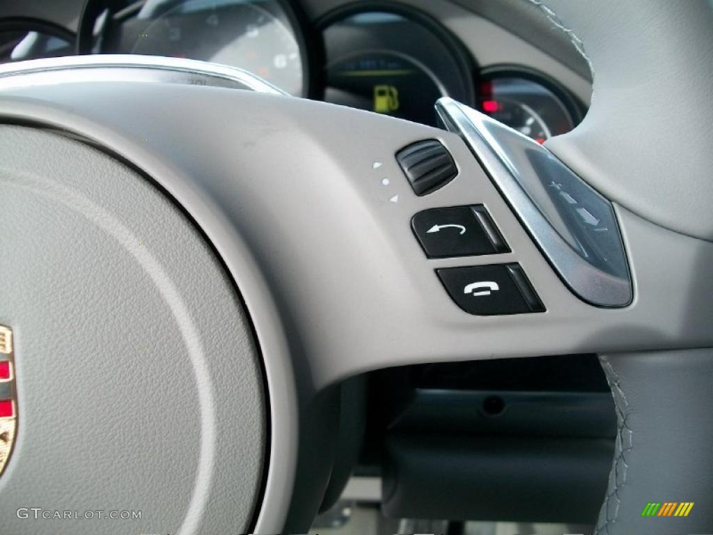 2011 Porsche Panamera 4S Controls Photo #44817888