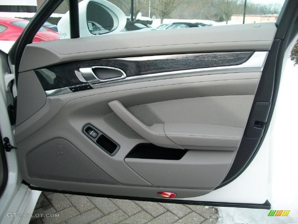 2011 Porsche Panamera 4S Platinum Grey Door Panel Photo #44818040
