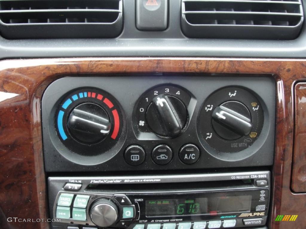 2001 Subaru Outback Limited Wagon Controls Photo #44818444