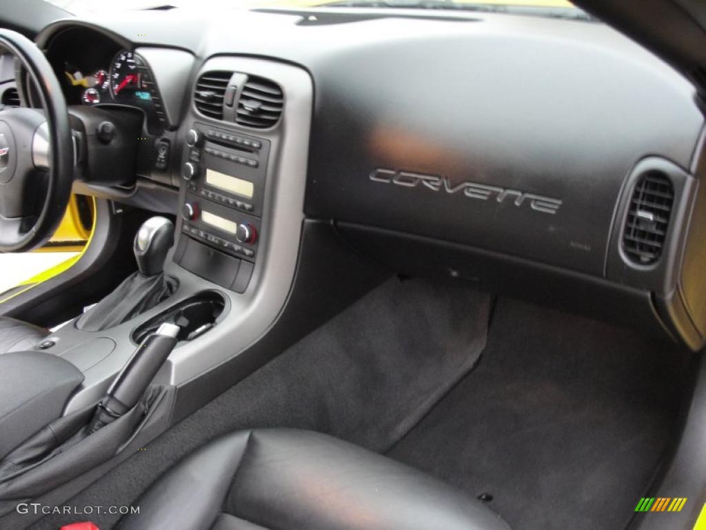 2007 Chevrolet Corvette Coupe Ebony Dashboard Photo #44818904