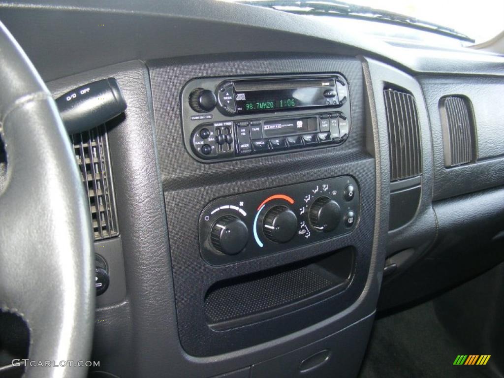 2002 Dodge Ram 1500 SLT Quad Cab 4x4 Controls Photo #44819576