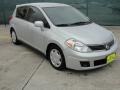 Brilliant Silver - Versa 1.8 S Hatchback Photo No. 1