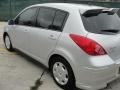 Brilliant Silver - Versa 1.8 S Hatchback Photo No. 5