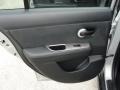 Brilliant Silver - Versa 1.8 S Hatchback Photo No. 28