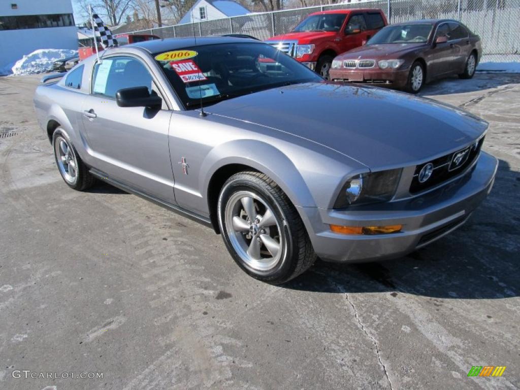2006 Mustang V6 Premium Coupe - Tungsten Grey Metallic / Dark Charcoal photo #6