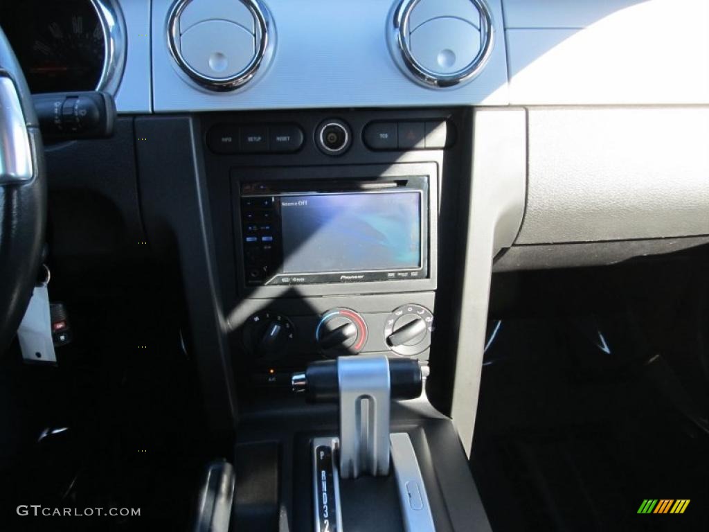 2006 Mustang V6 Premium Coupe - Tungsten Grey Metallic / Dark Charcoal photo #13