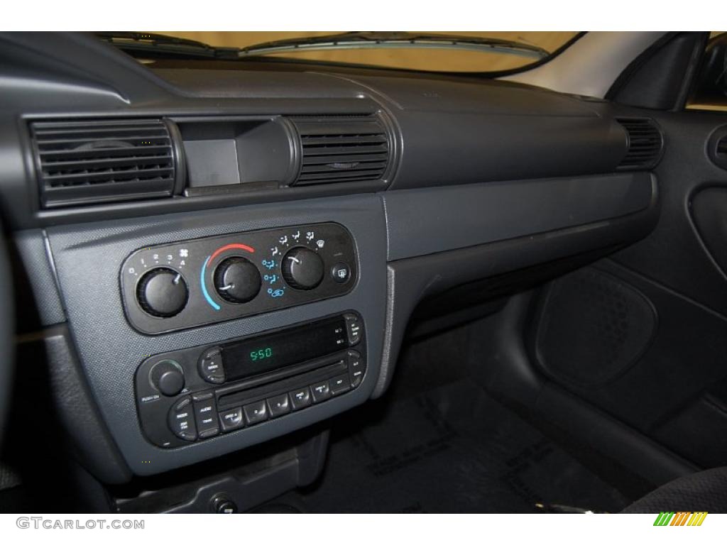 2005 Dodge Stratus SXT Sedan Controls Photo #44828288