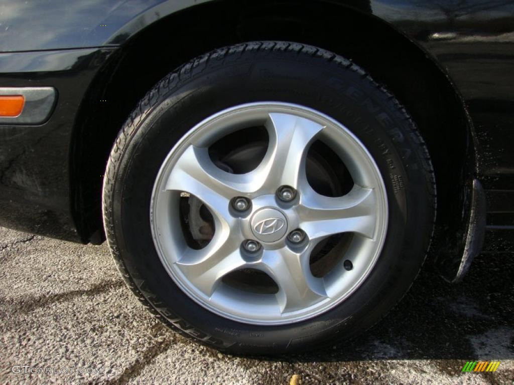 2005 Hyundai Elantra GT Hatchback Wheel Photo #44832240