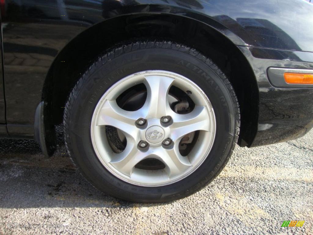 2005 Hyundai Elantra GT Hatchback Wheel Photo #44832256