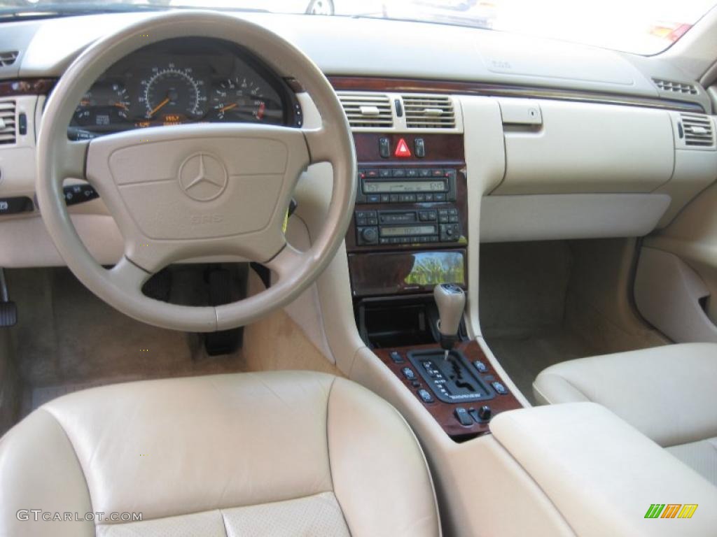 Parchment Interior 1998 Mercedes-Benz E 320 Sedan Photo #44832912
