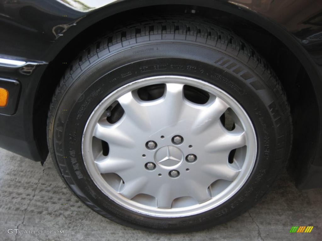 1998 Mercedes-Benz E 320 Sedan Wheel Photo #44832960
