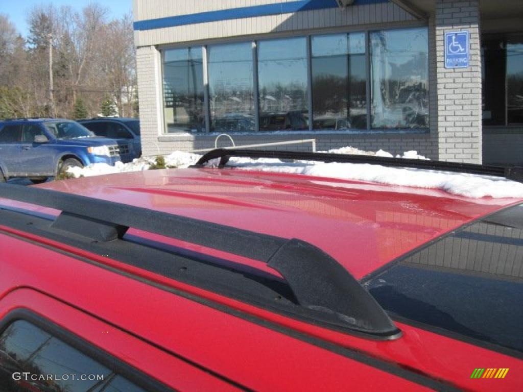 2009 Escape XLT V6 - Torch Red / Charcoal photo #17