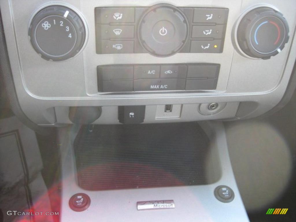 2009 Escape XLT V6 - Torch Red / Charcoal photo #29