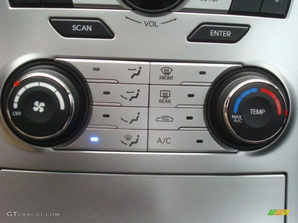 2010 Hyundai Genesis Coupe 2.0T Controls Photo #44837664