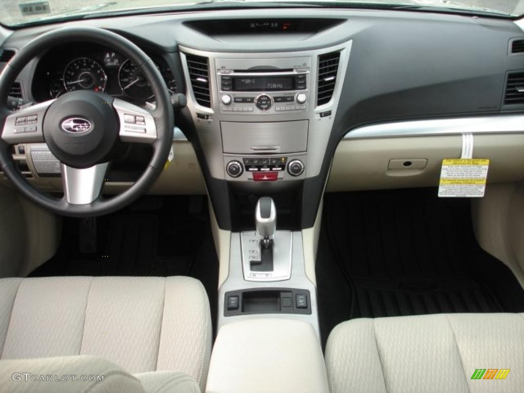 2011 Outback 2.5i Premium Wagon - Cypress Green Pearl / Warm Ivory photo #12