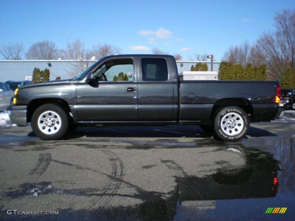 2005 Silverado 1500 Extended Cab - Dark Gray Metallic / Medium Gray photo #4