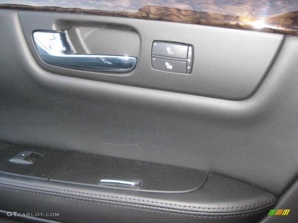 2008 DTS  - Black Raven / Ebony photo #22