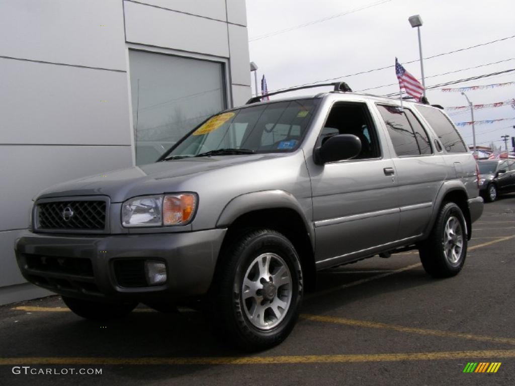 2001 Pathfinder SE 4x4 - Sierra Silver Metallic / Charcoal photo #1