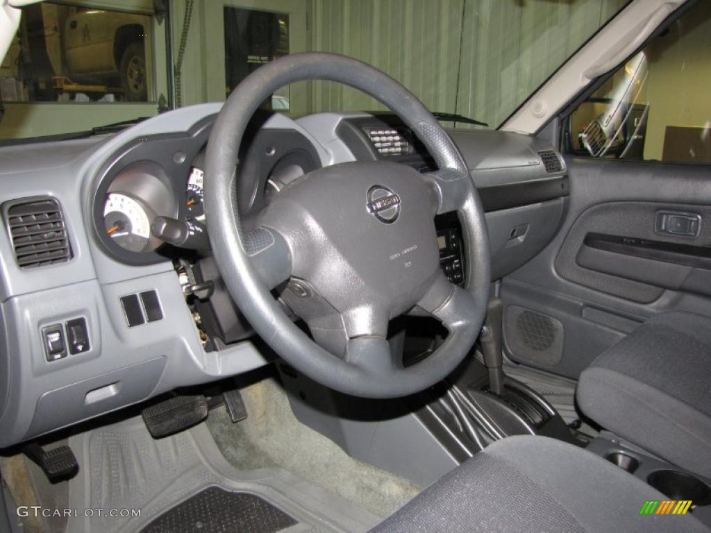 Charcoal Interior 2004 Nissan Frontier XE V6 Crew Cab 4x4 Photo #44861242