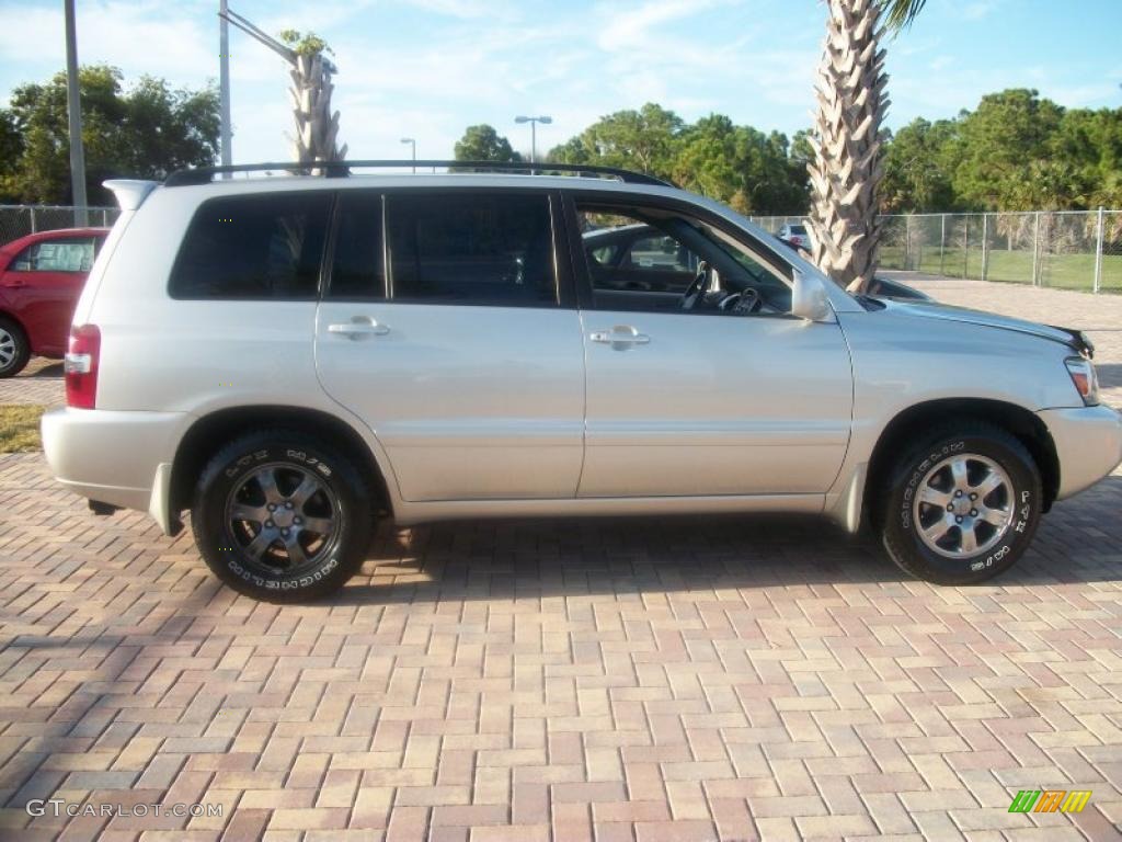 2004 Highlander V6 - Millenium Silver Metallic / Ash photo #1