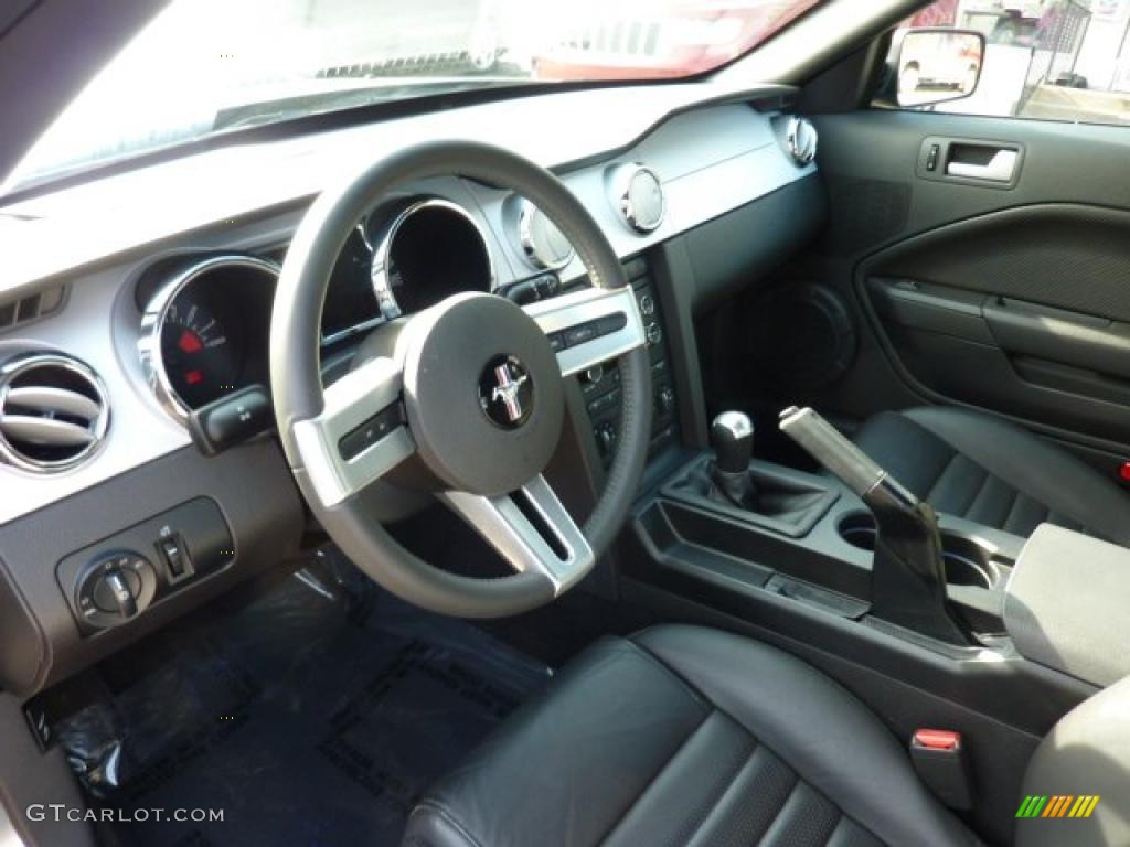 Dark Charcoal Interior 2009 Ford Mustang GT Premium Convertible Photo #44868652