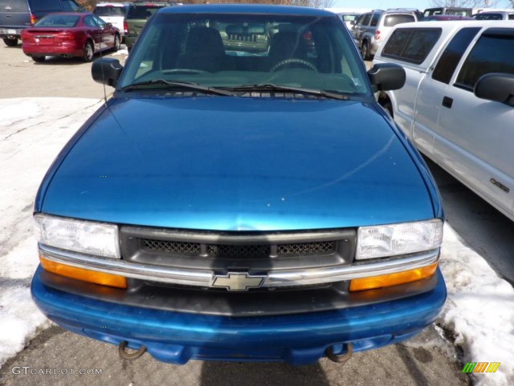1999 S10 LS Extended Cab 4x4 - Space Blue Metallic / Medium Gray photo #6