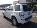 Oxford White - Mariner V6 4WD Photo No. 2