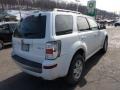 Oxford White - Mariner V6 4WD Photo No. 4