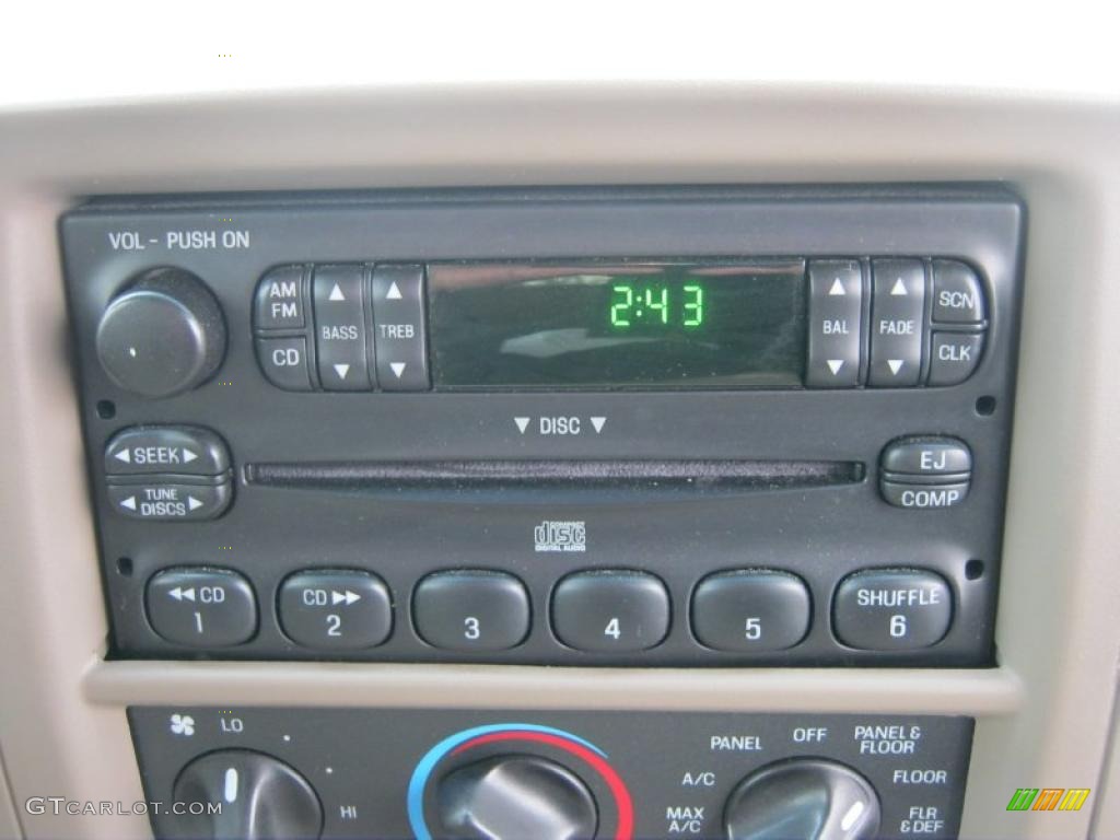2004 F150 XLT Heritage SuperCab - Bright Red / Heritage Medium Parchment photo #4