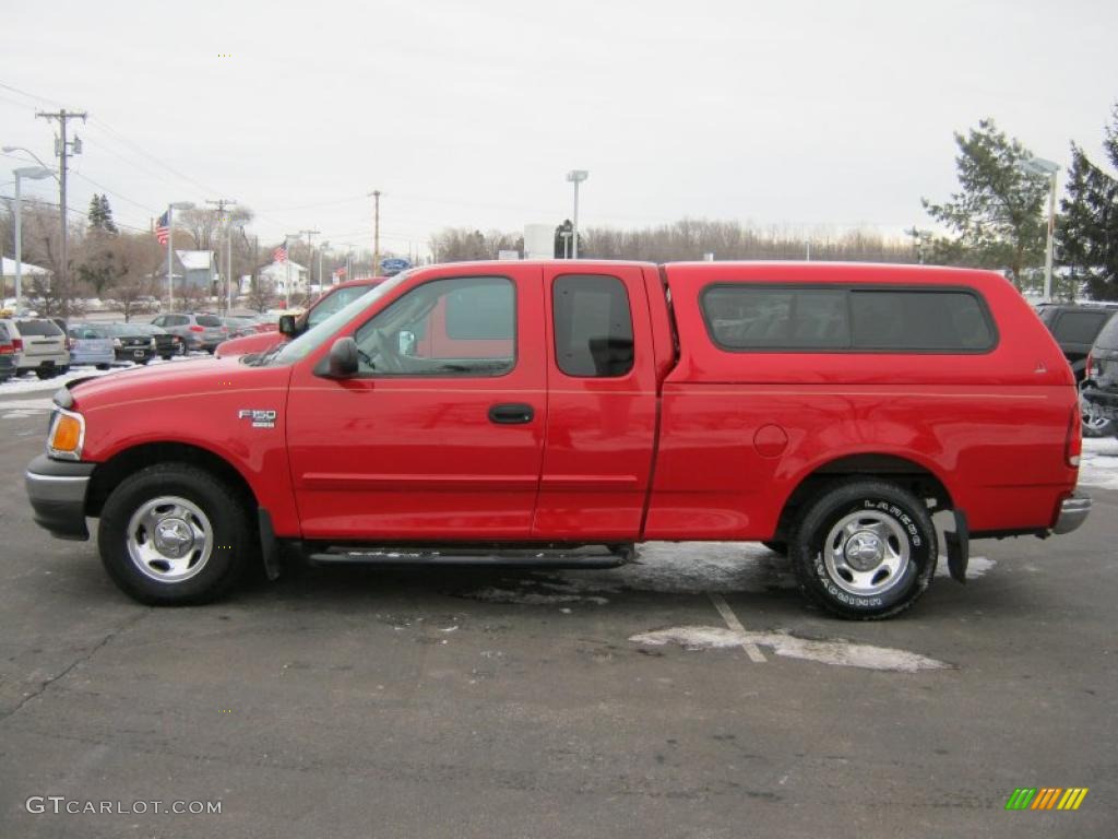 2004 F150 XLT Heritage SuperCab - Bright Red / Heritage Medium Parchment photo #10