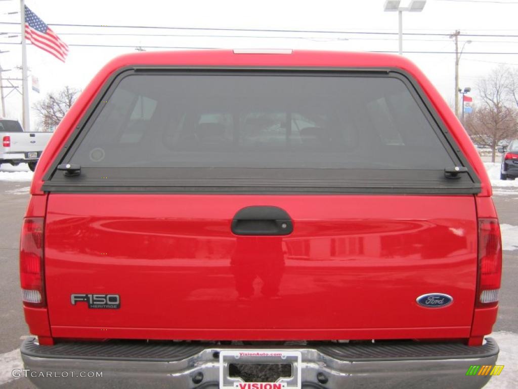 2004 F150 XLT Heritage SuperCab - Bright Red / Heritage Medium Parchment photo #12