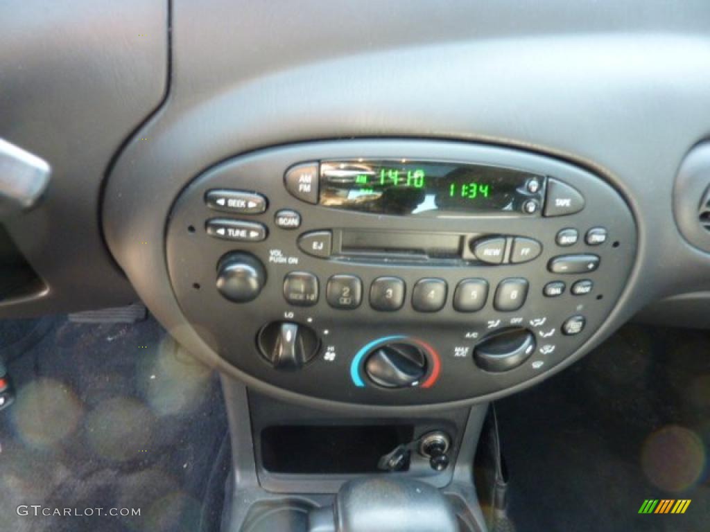 2002 Ford Escort ZX2 Coupe Controls Photo #44871126