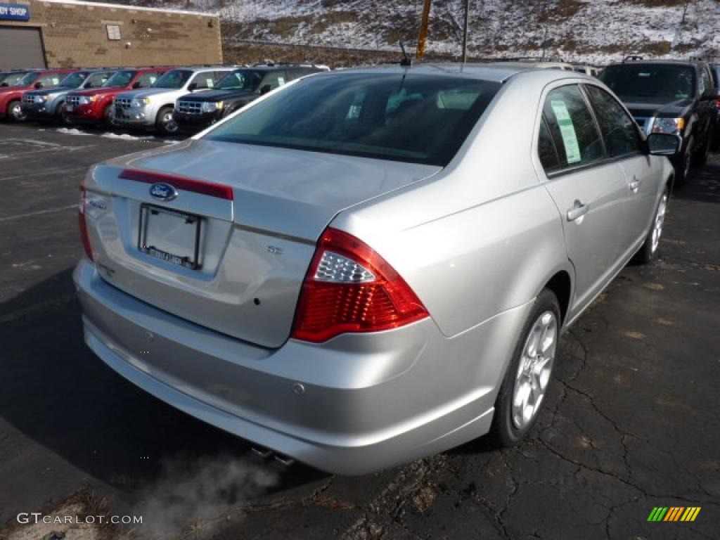 2011 Fusion SE - Ingot Silver Metallic / Charcoal Black photo #2