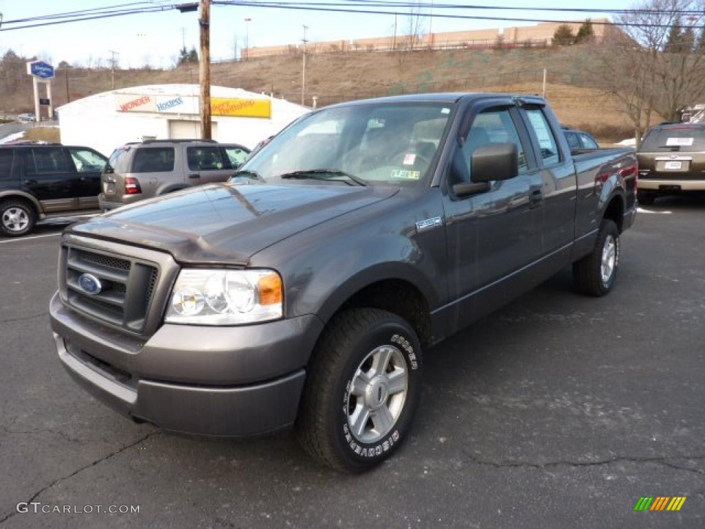 2005 F150 XL SuperCab 4x4 - Dark Shadow Grey Metallic / Medium Flint Grey photo #5