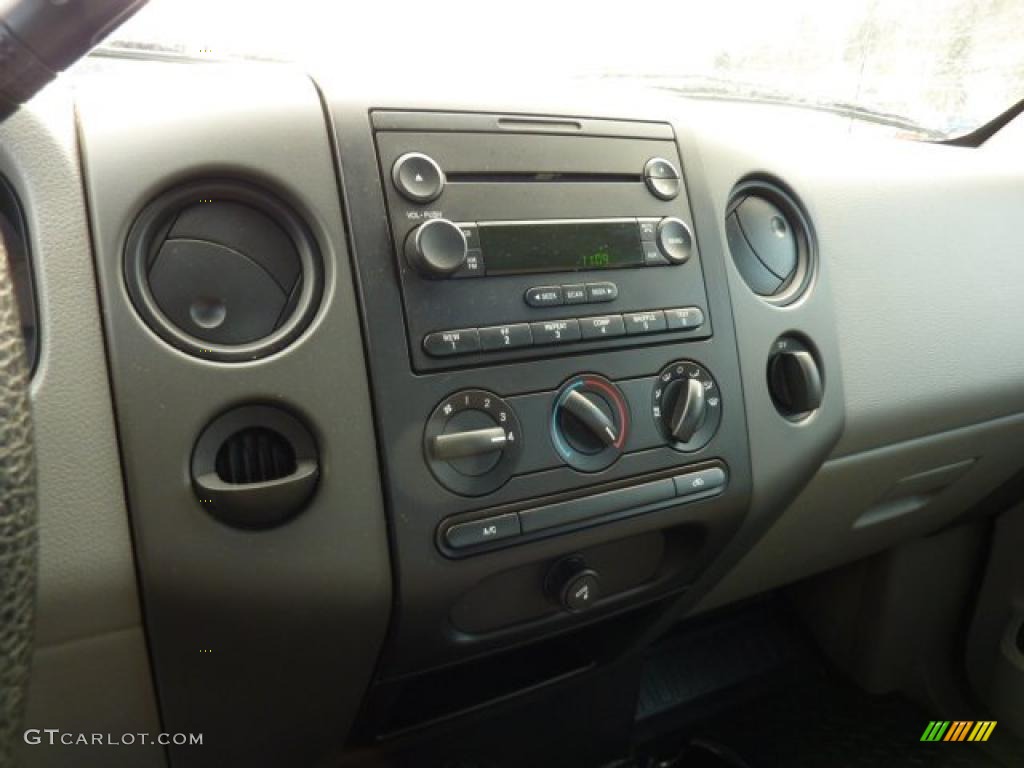 2005 F150 XL SuperCab 4x4 - Dark Shadow Grey Metallic / Medium Flint Grey photo #13