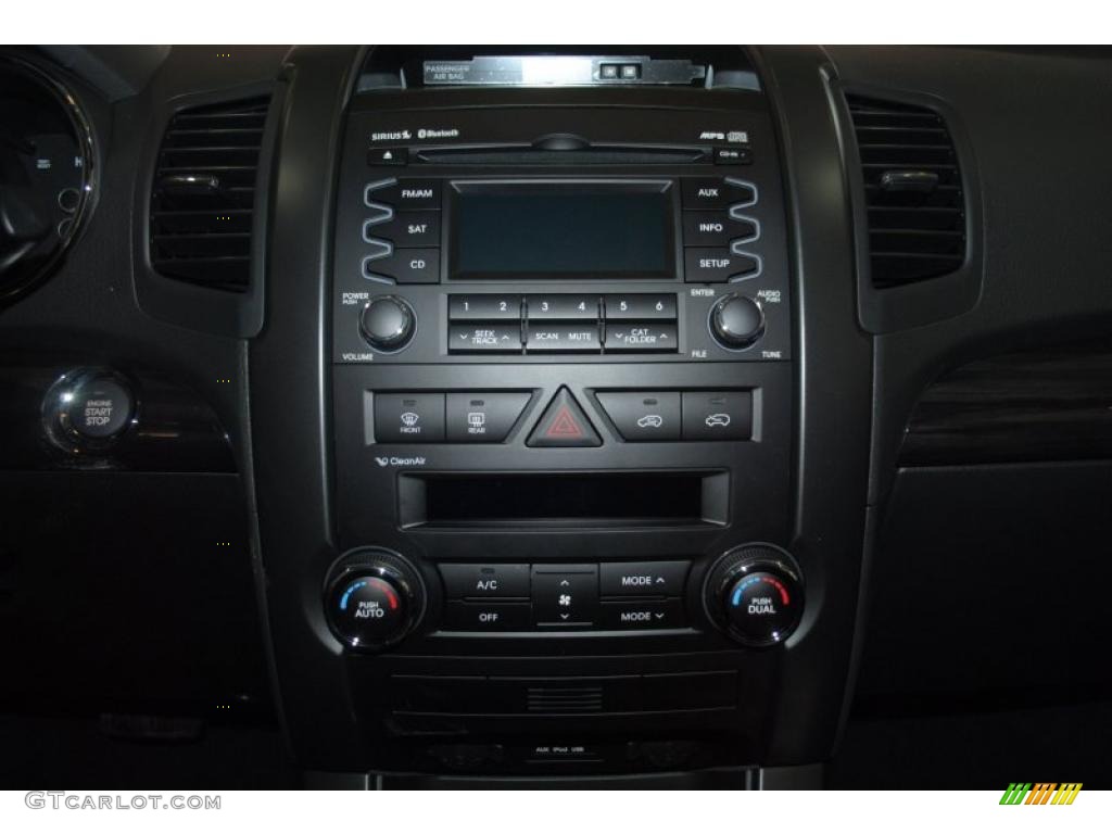 2011 Kia Sorento EX Controls Photo #44876093