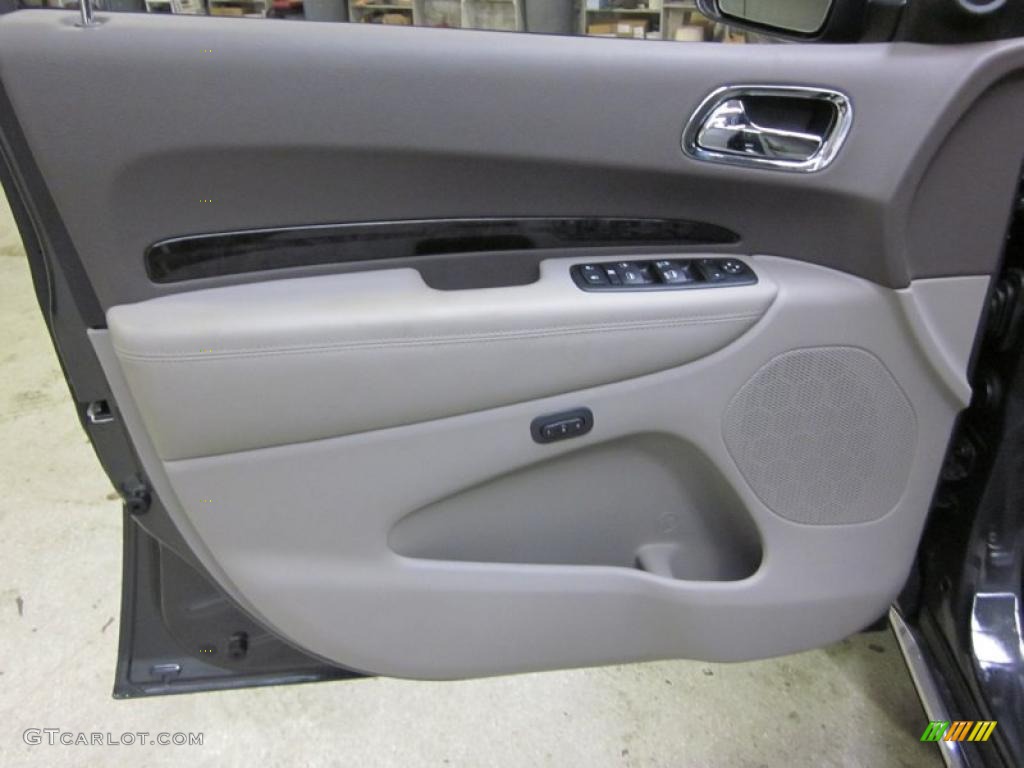 2011 Dodge Durango Crew 4x4 Dark Graystone/Medium Graystone Door Panel Photo #44879365